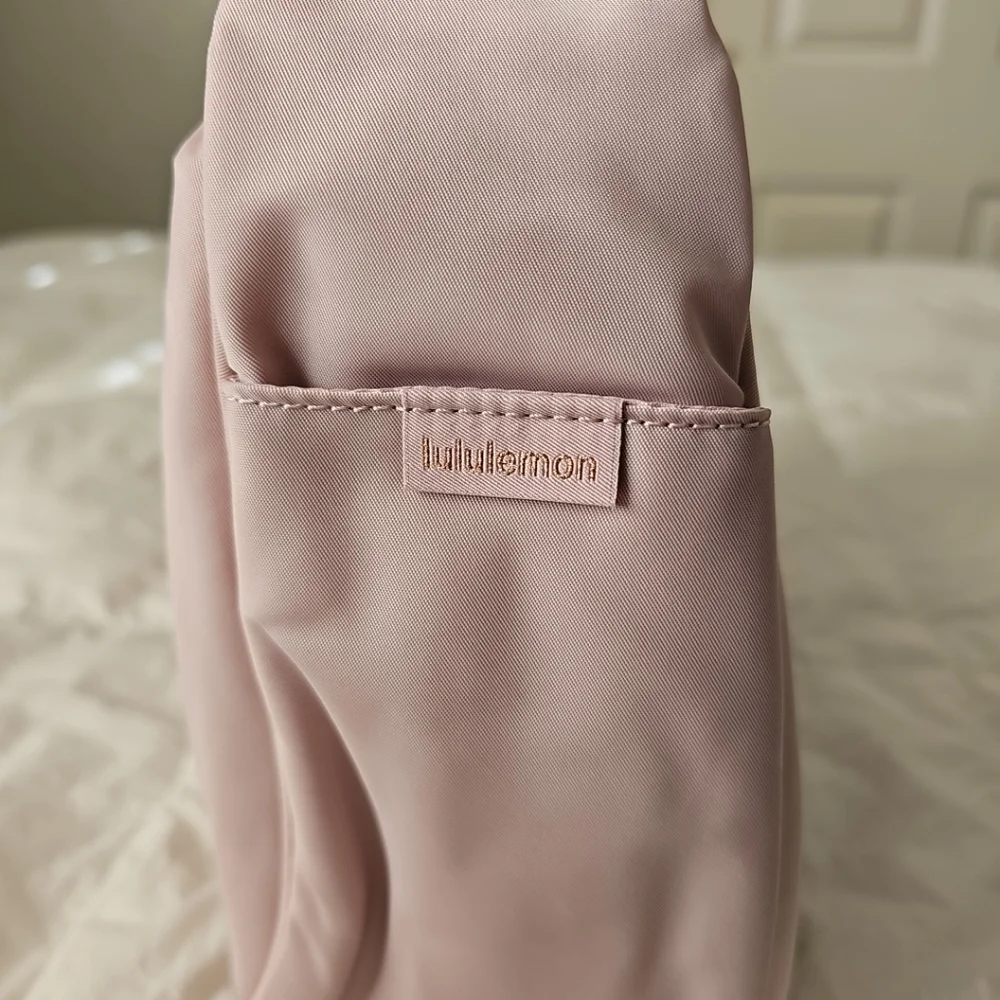 Lululemon Blush City Essentials Shoulder Bag, NWT - Picture 3 of 9